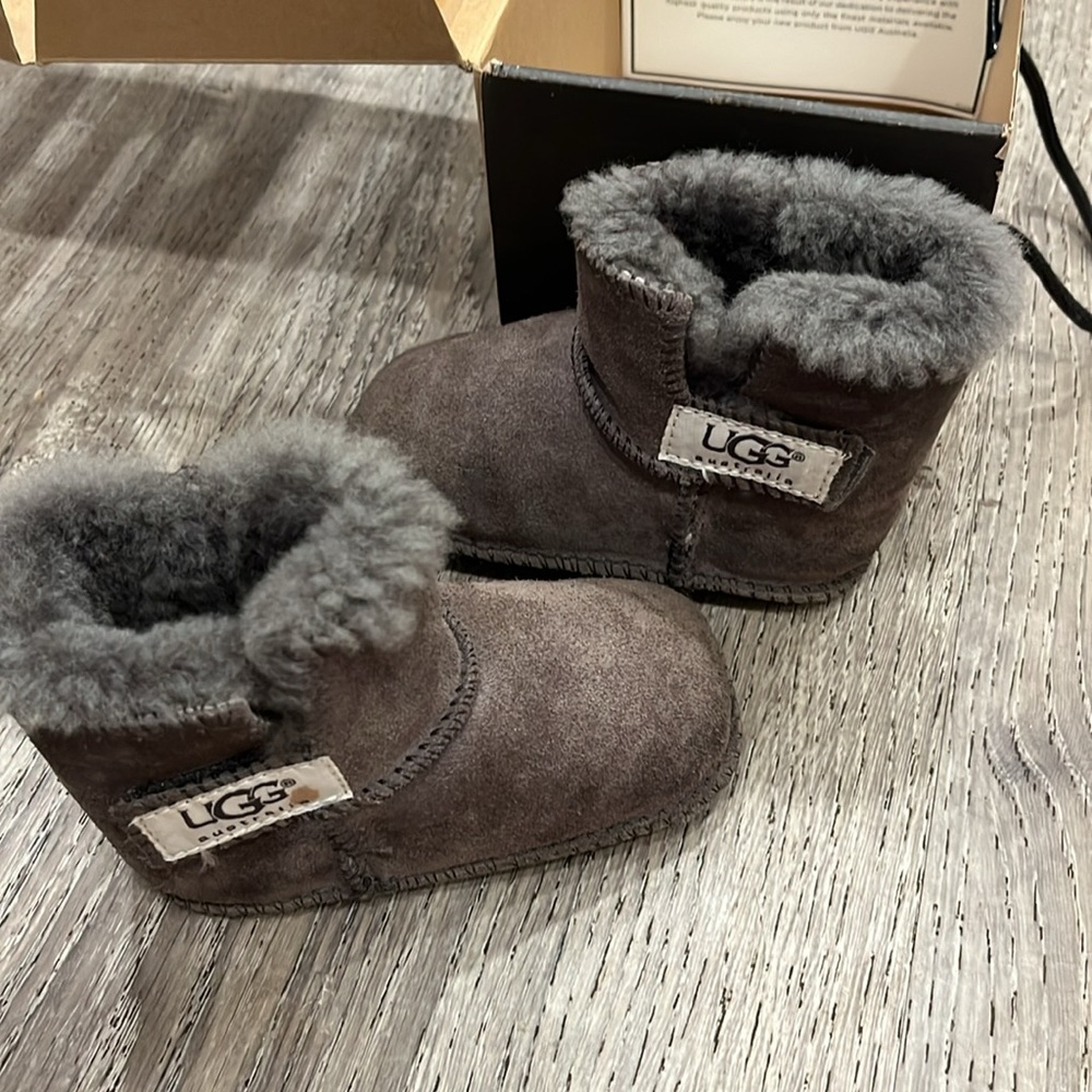UGG Erin Infants size M warm boots